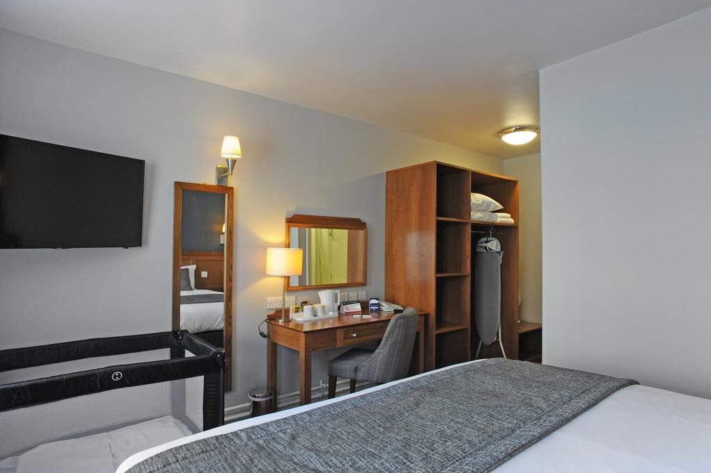 Brentwood Inn By Greene King Inns Rotherham Esterno foto
